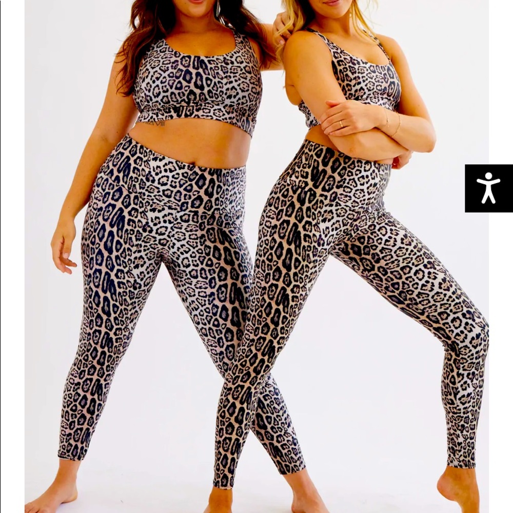 Onzie size small/medium leopard high rise leggings